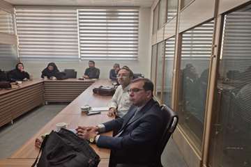 مرکز مطلعات پزشکی شیراز EDC جلسه ژورنال کلاب‌ آموزشی 